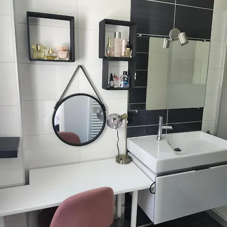 Hotel Pres Montpellier 4 *