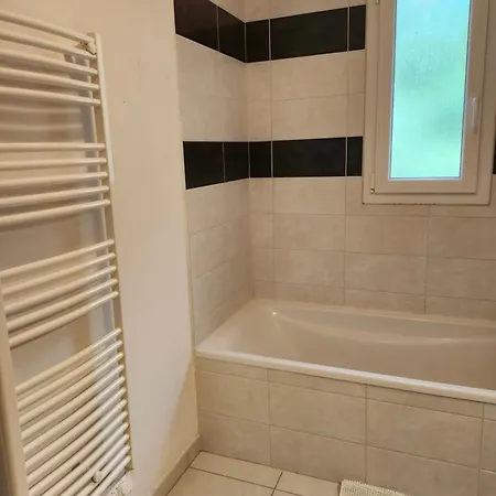 Hotel Pres Montpellier 4 *